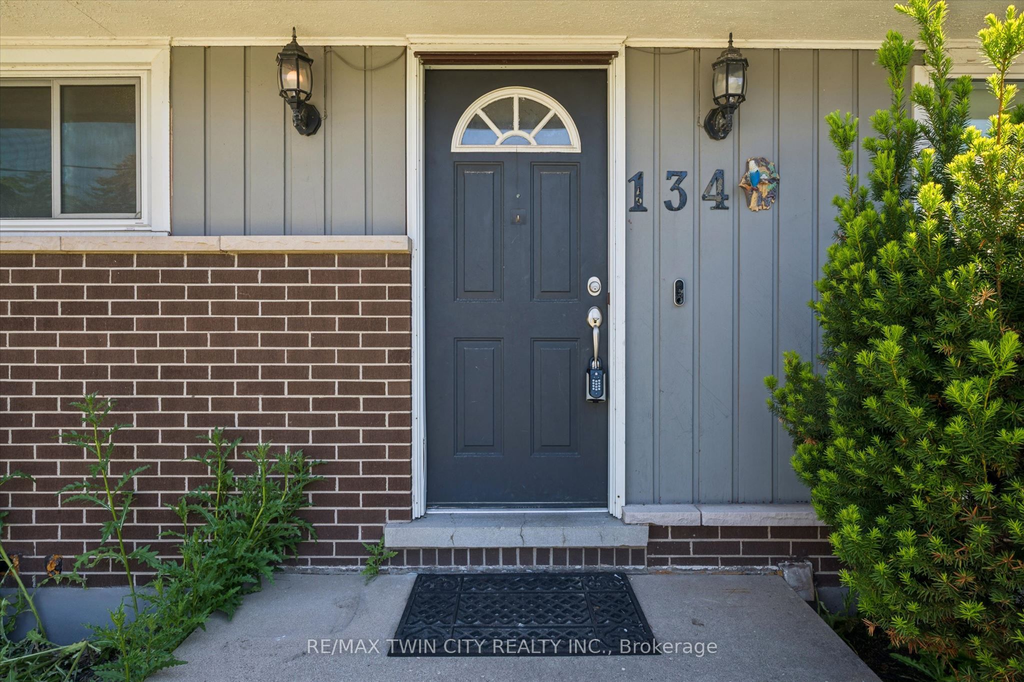 134 Westmount Road E