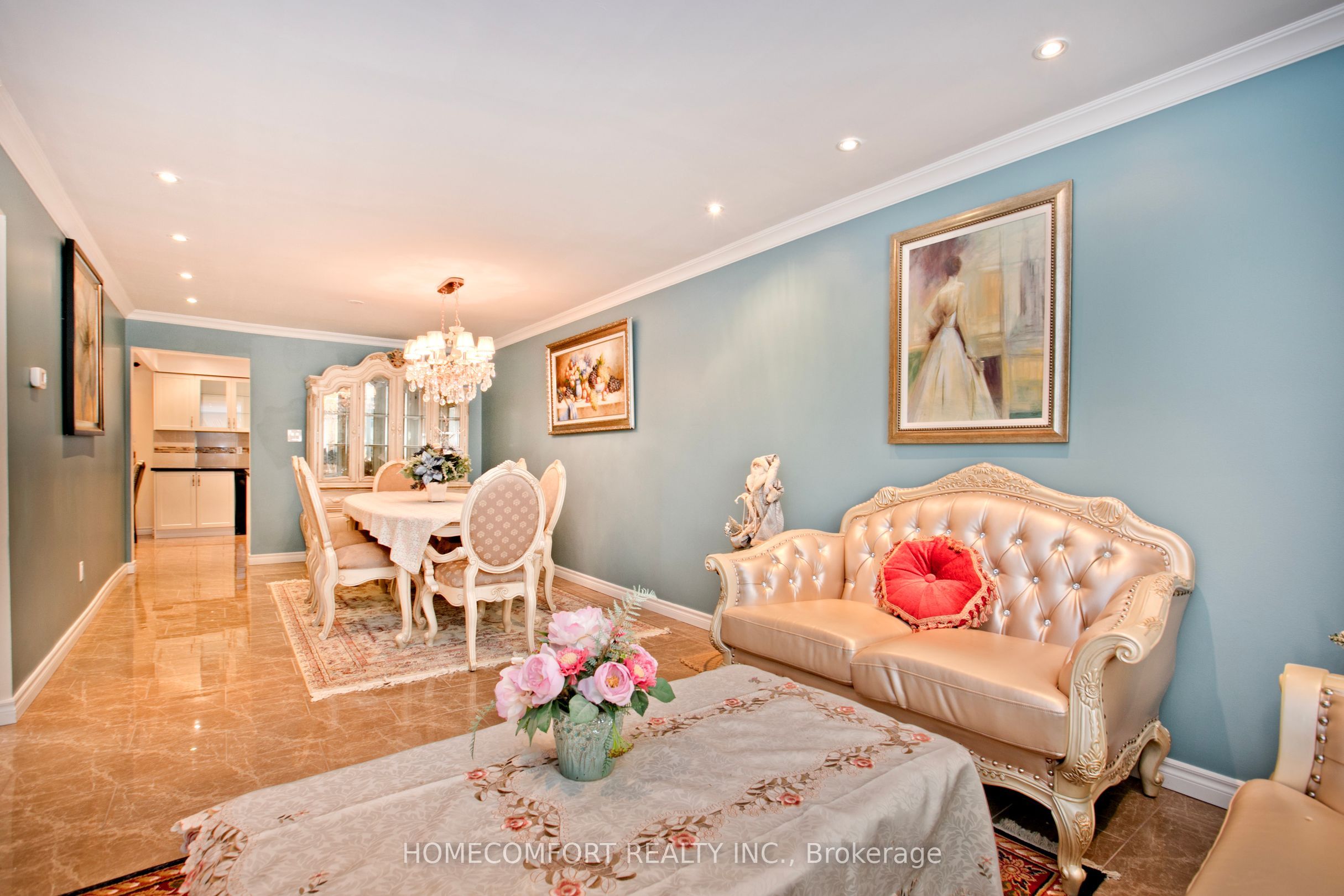 658 York Hill Boulevard