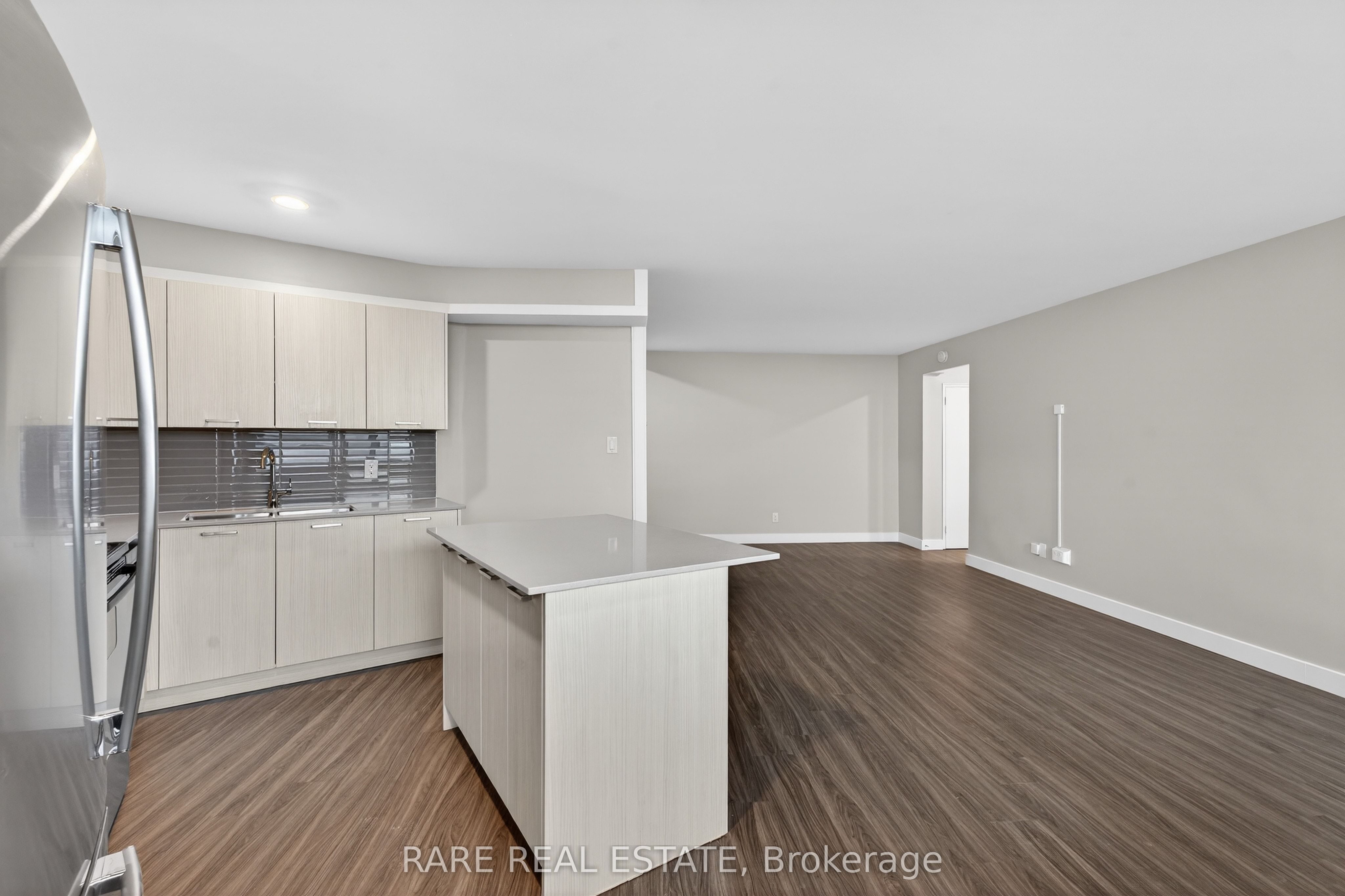 4340 Bloor Street W 1202