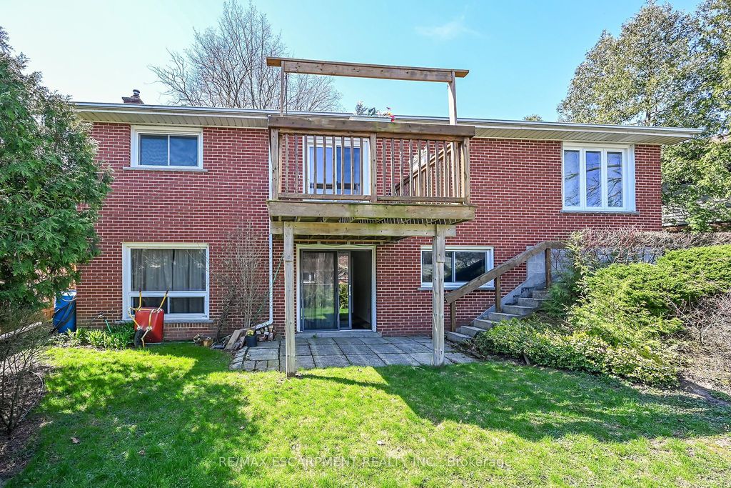 Photo of 42 Holbrook Road, Hamilton, ON L9C 2H2 (MLS # X13044446)