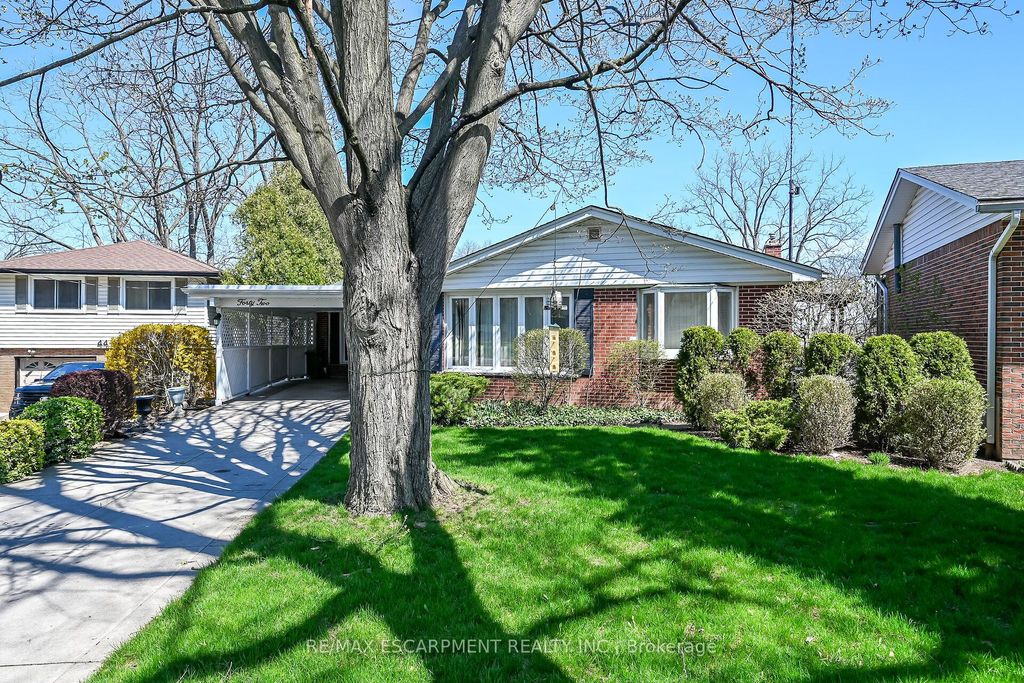 Photo of 42 Holbrook Road, Hamilton, ON L9C 2H2 (MLS # X13044446)