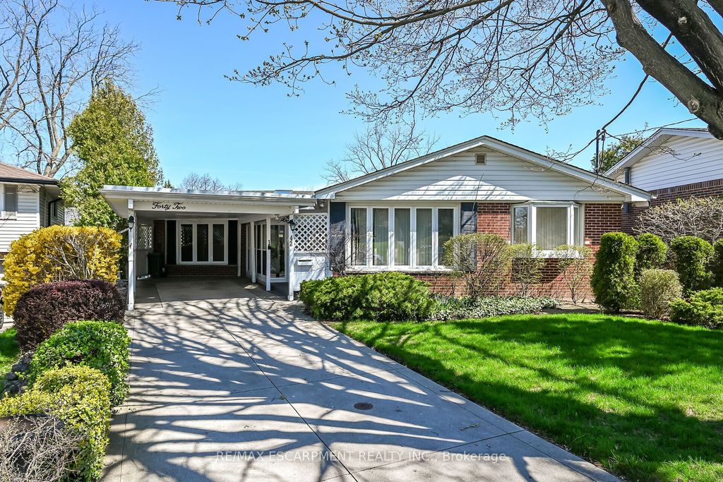 Photo of 42 Holbrook Road, Hamilton, ON L9C 2H2 (MLS # X13044446)