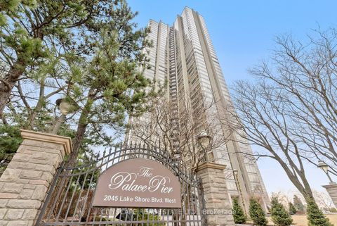 Photo of 2045 Lake Shore Boulevard W #202, Toronto, ON M8V 2Z6 (MLS # W12459234)