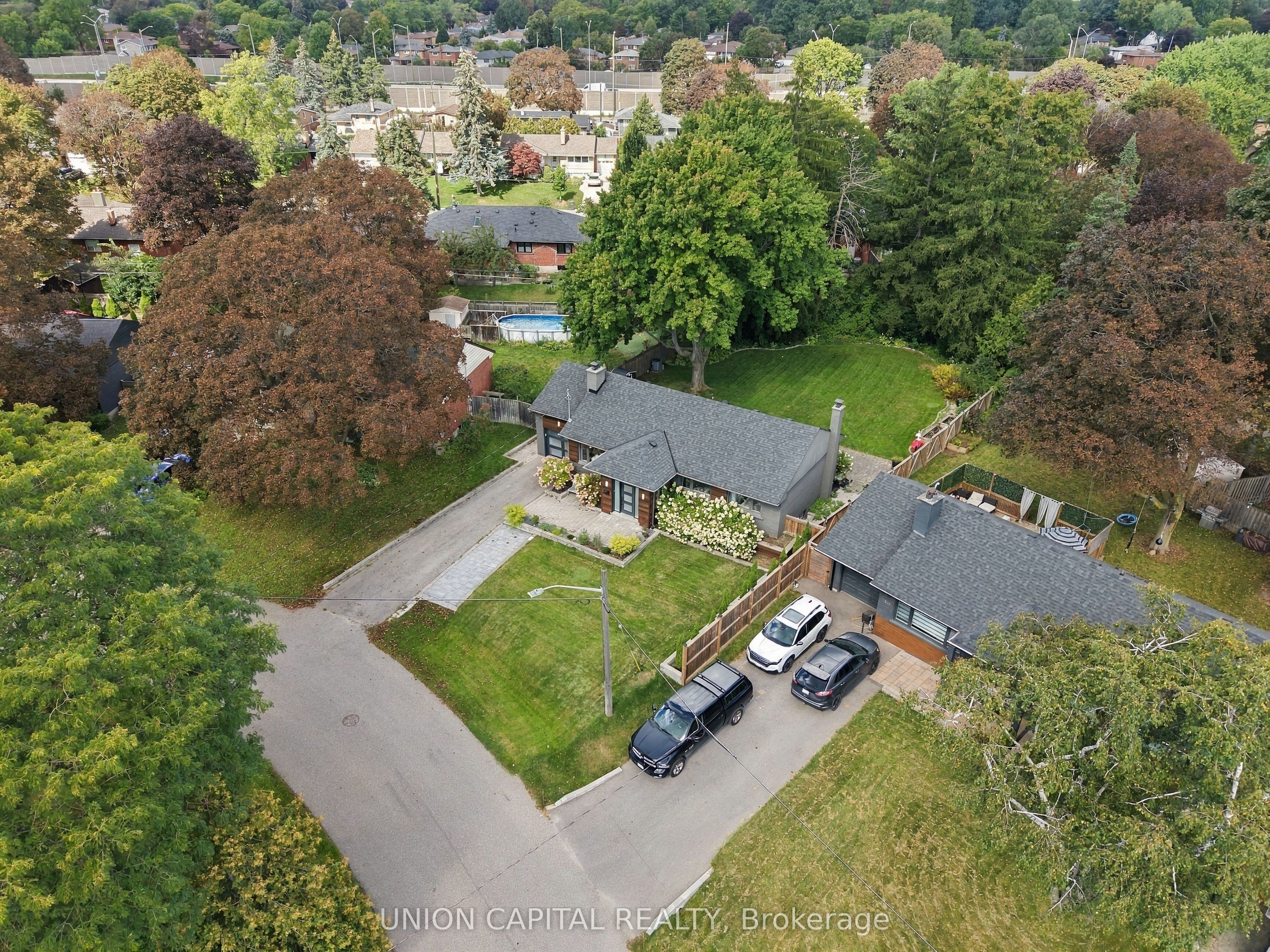 1563 Skyline Drive