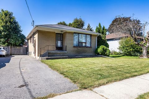 Photo of 1014 Centre Street N, Whitby, ON L1N 4V3 (MLS # E12681728)