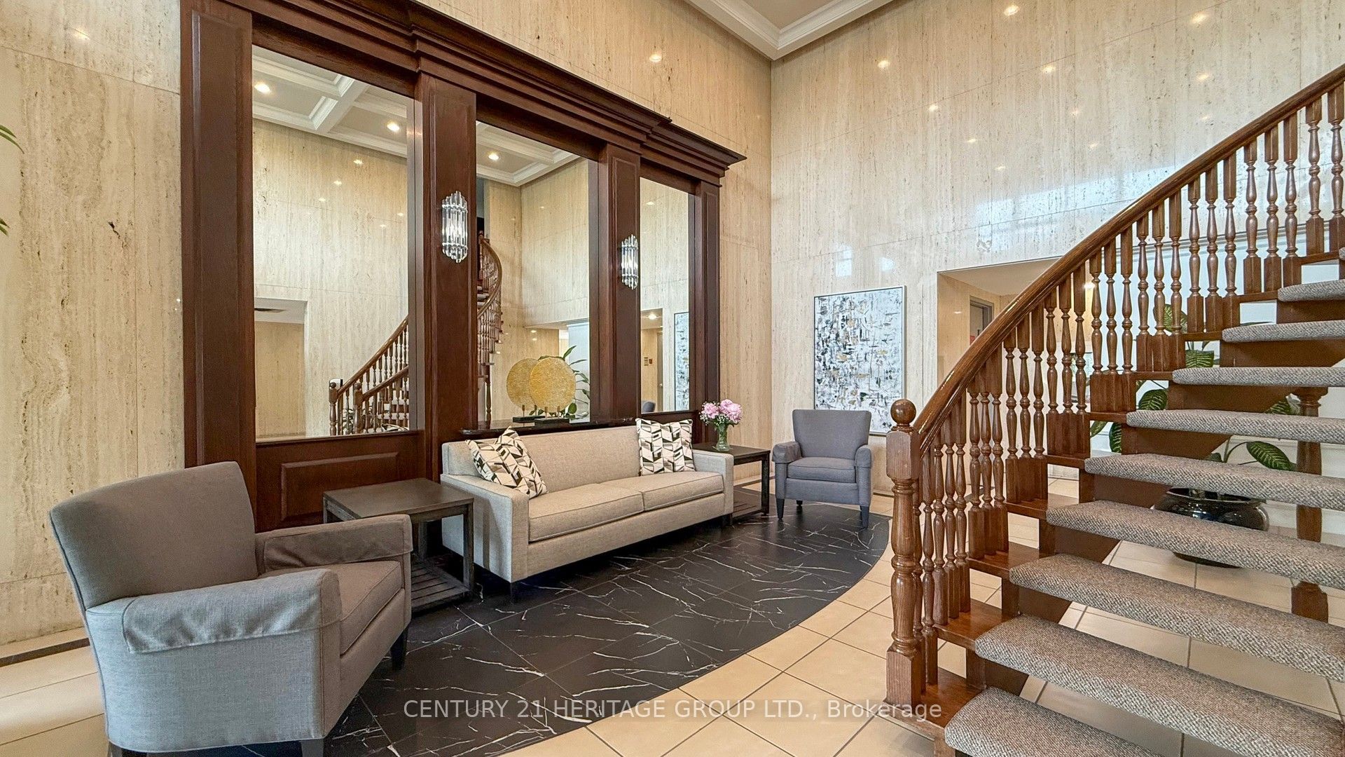 8111 Yonge Street 1212
