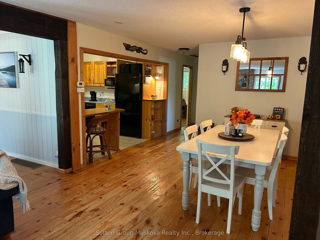 Photo of 26 Sugar Maple Lane, Huntsville, ON P0B 1L0 (MLS # X13886654)