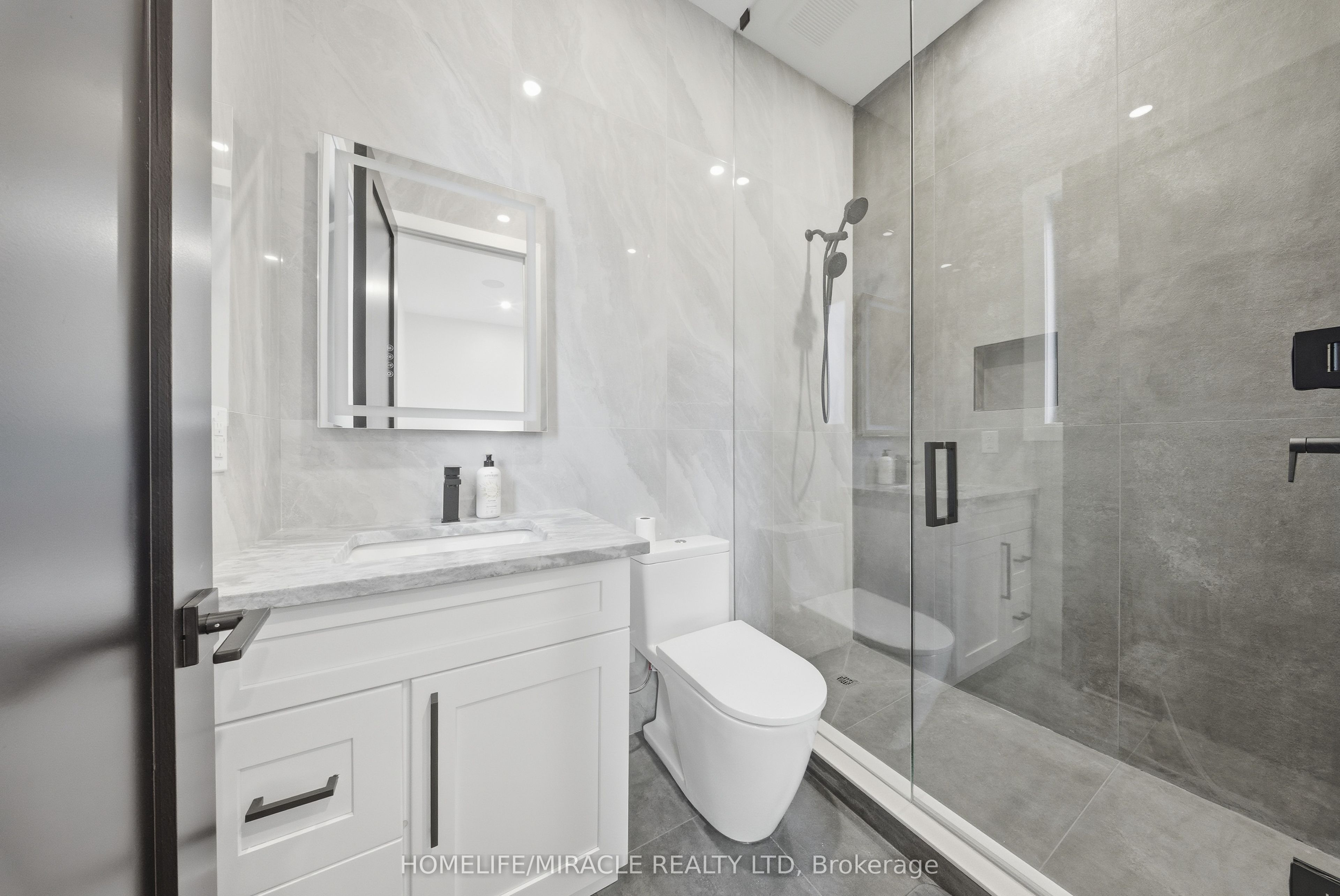 1653 Glenburnie Road