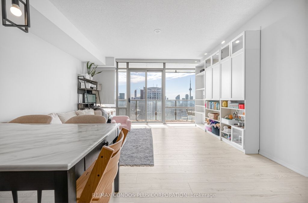 Photo of 38 Grenville Street #4404, Toronto, ON M4Y 1A5 (MLS # C13039108)