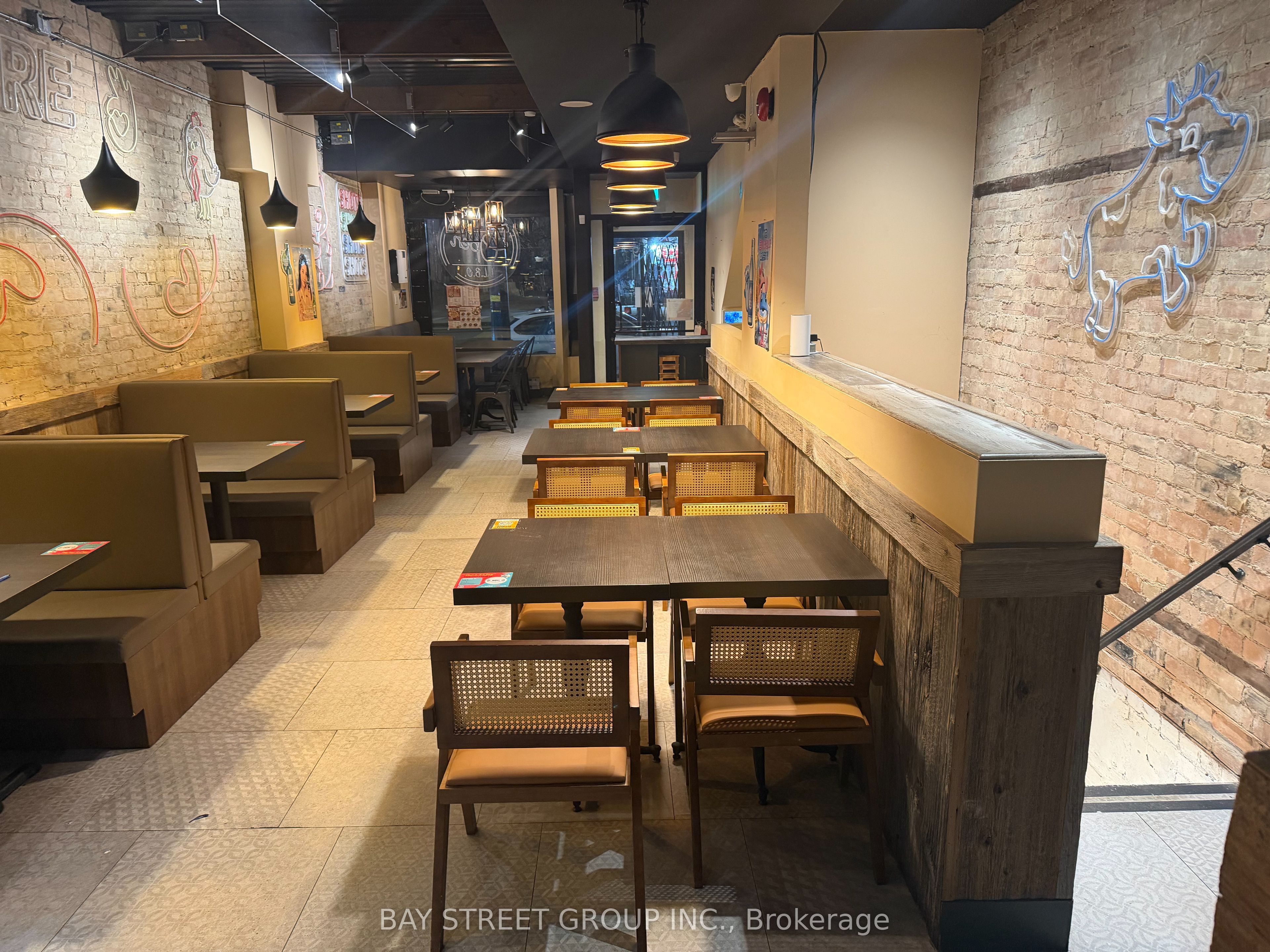 409 Spadina Avenue