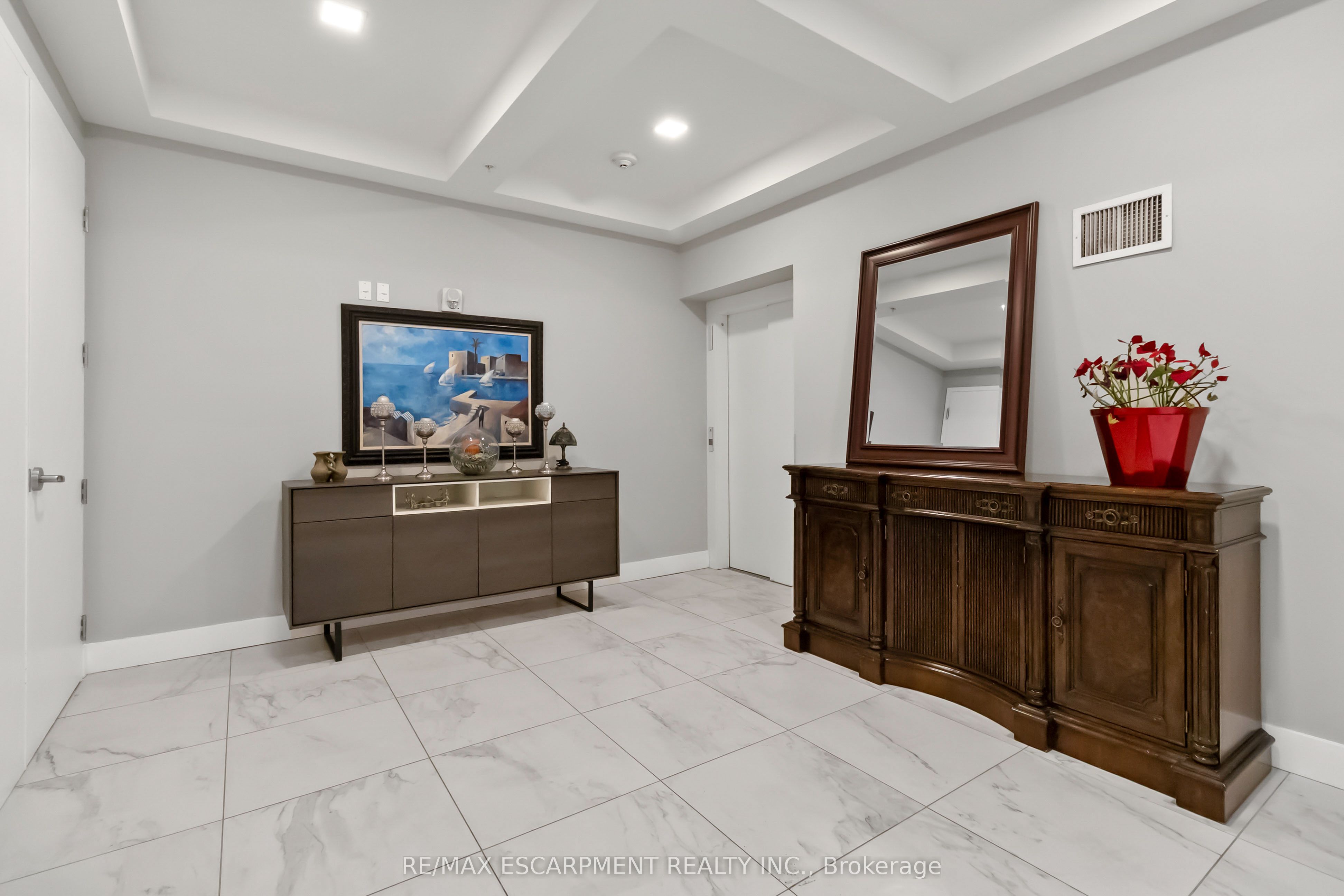 640 Sauve Street 601