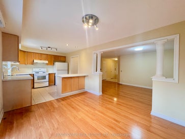 3 Balmano Road Markham ON L6E 1S1