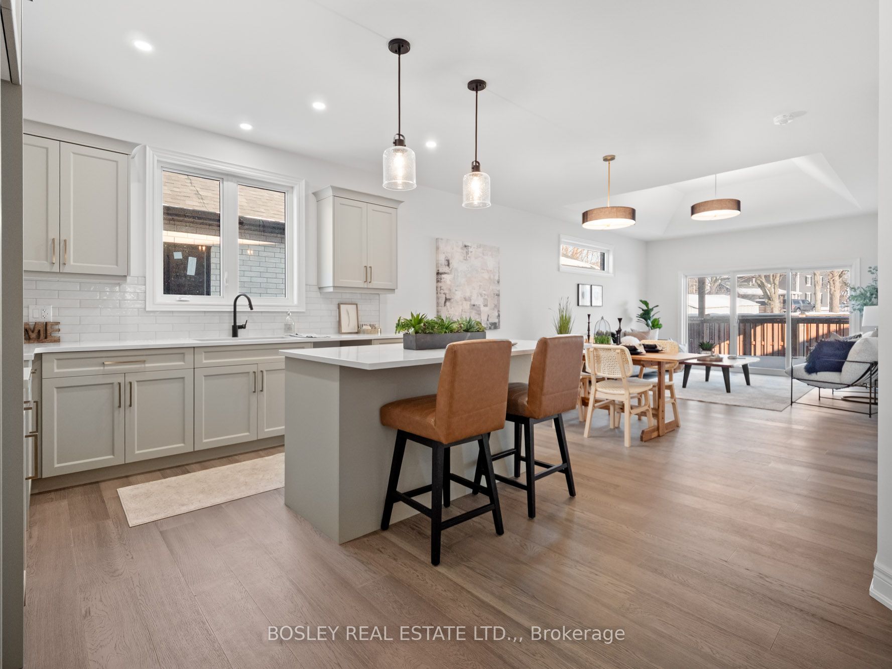 512 Royal Ridge Drive