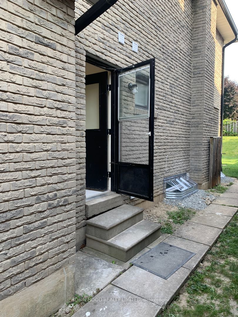 75 Kings College Road Basement