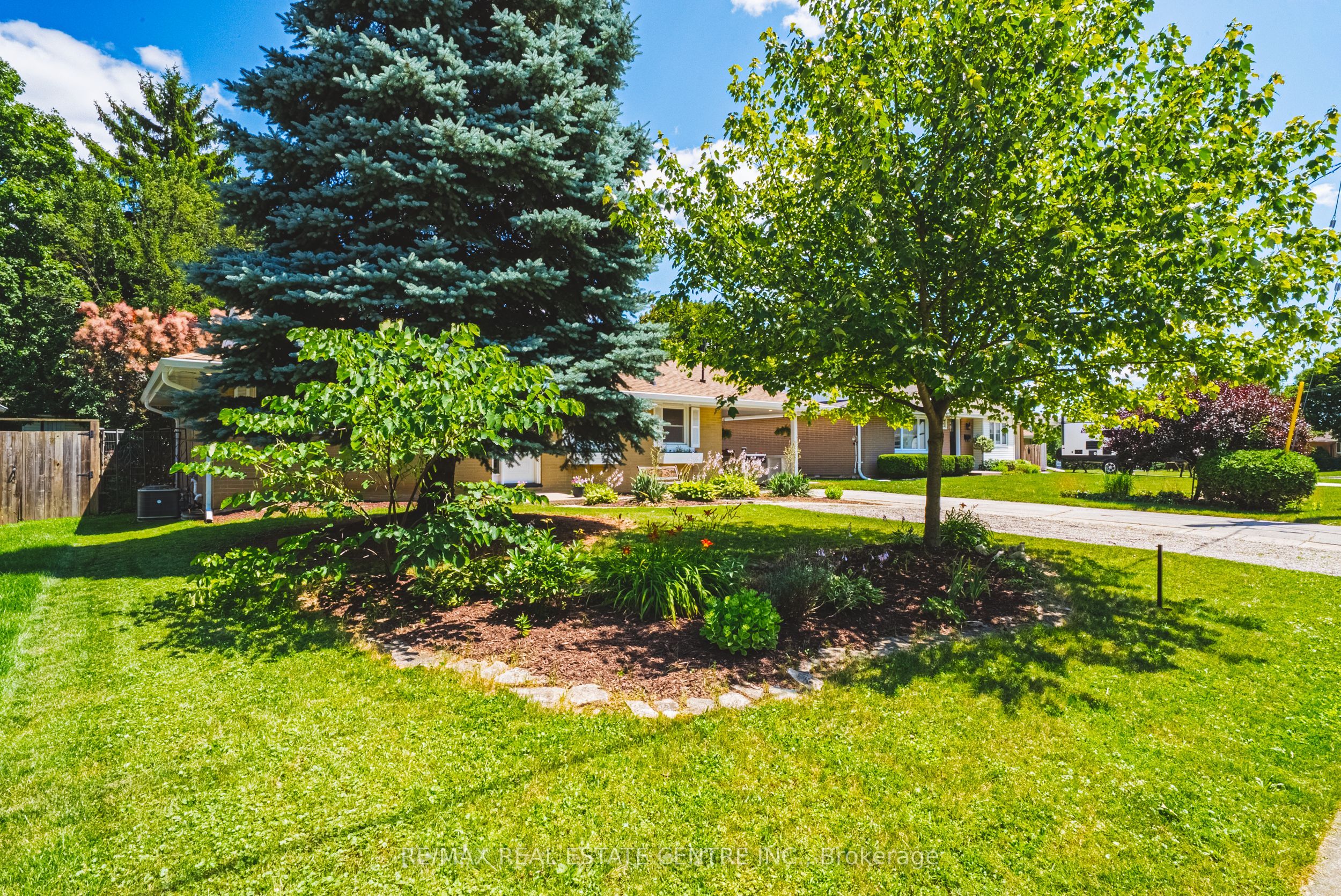 15 Dale Avenue