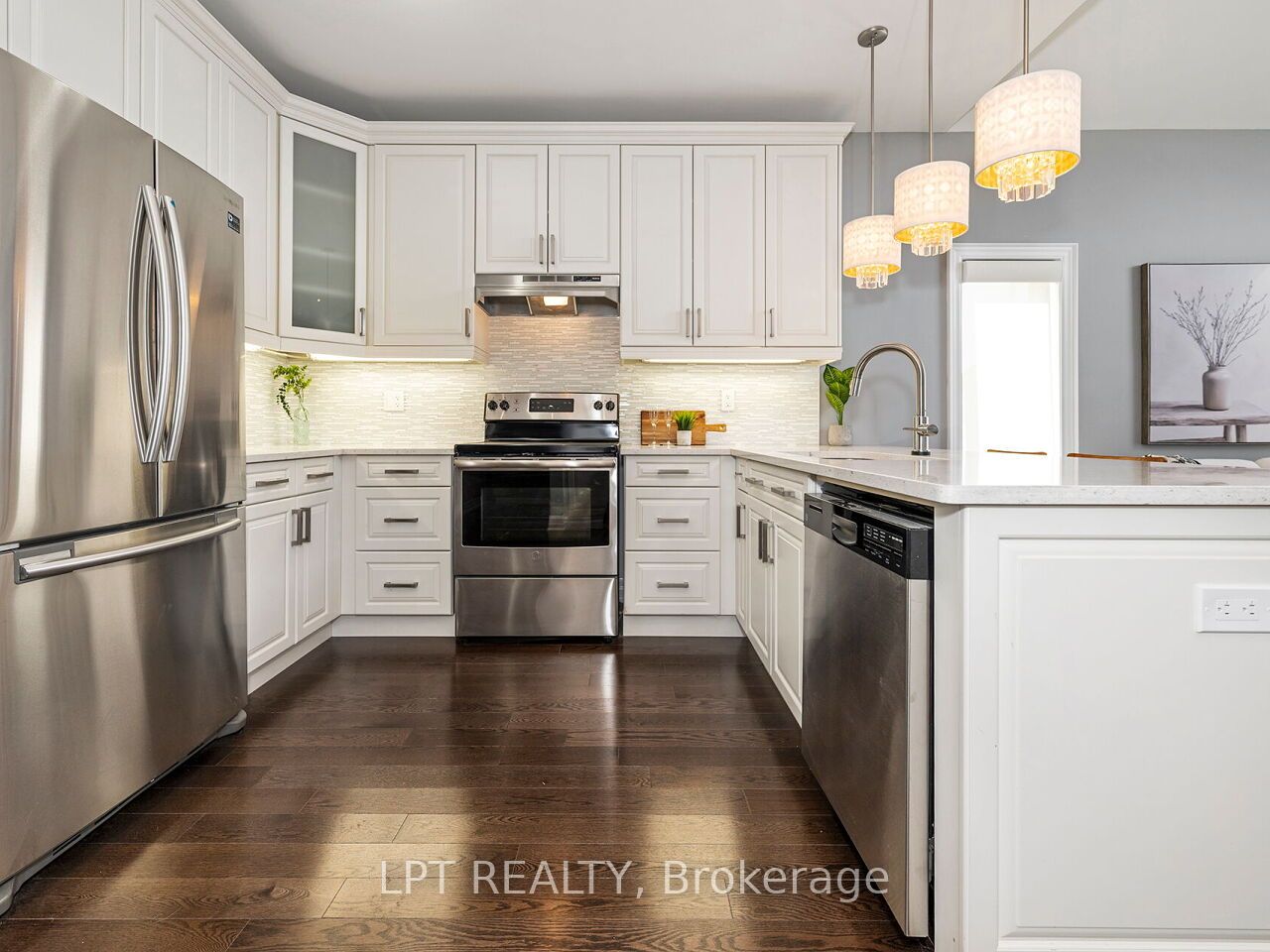 1 Dorchester Boulevard S