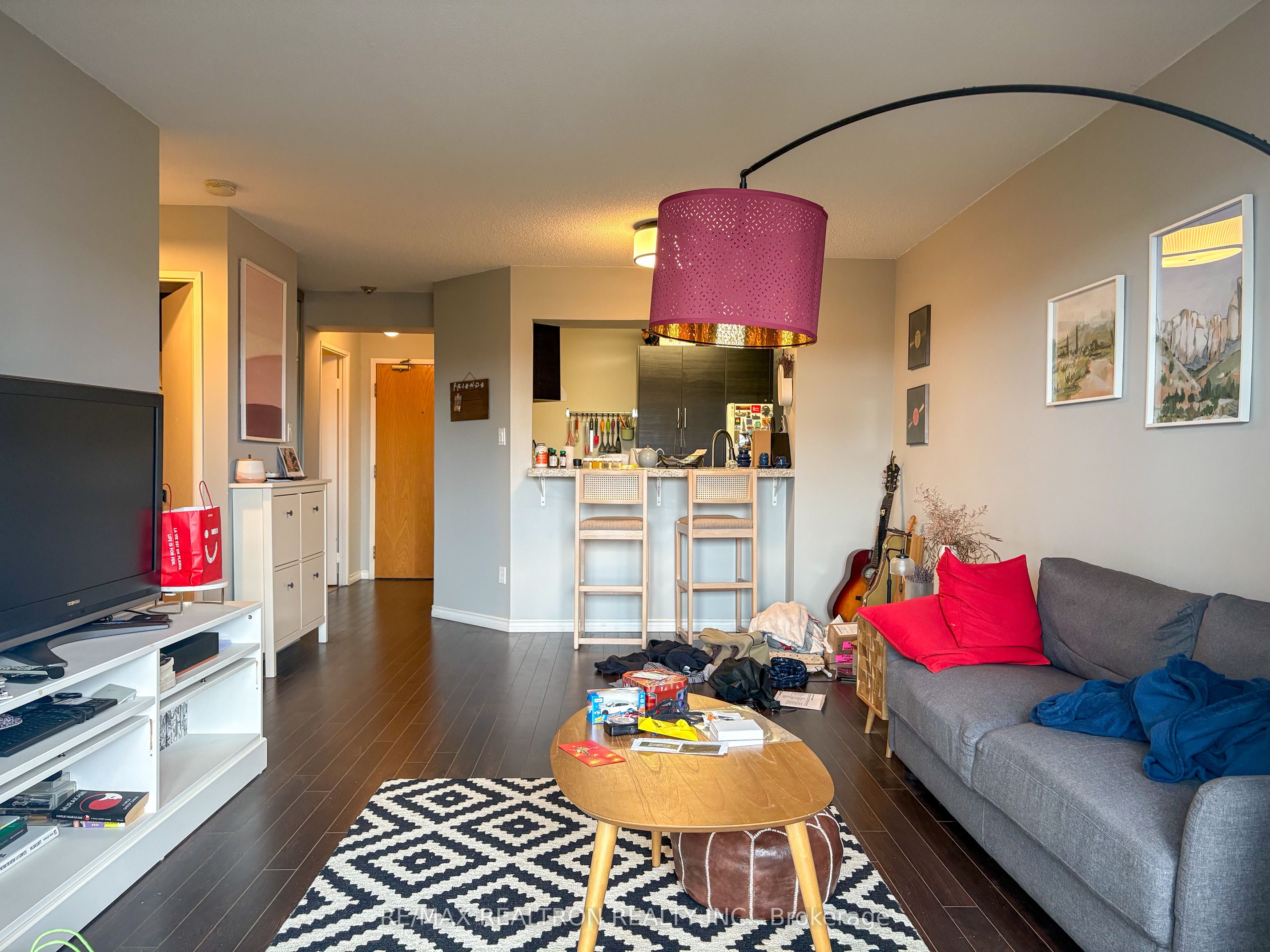 326 Major Mackenzie Drive E 709