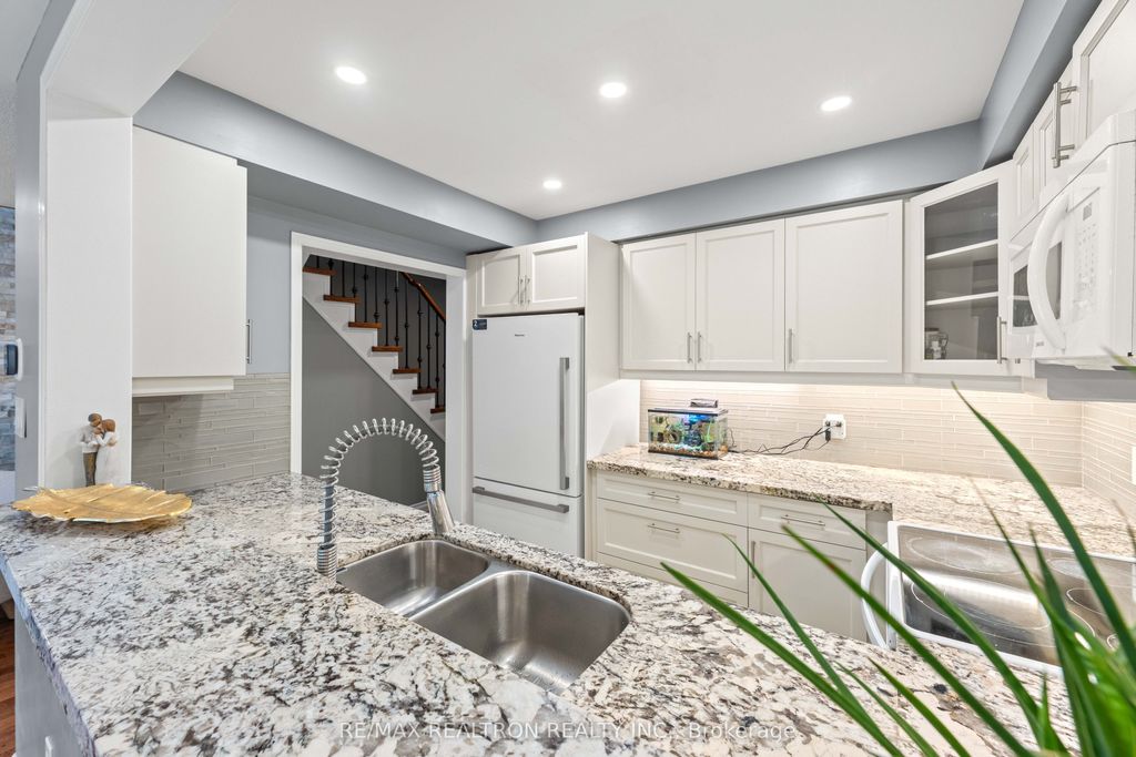 Photo of 71 Ochalski Road, Aurora, ON L4G 7J3 (MLS # N13546856)
