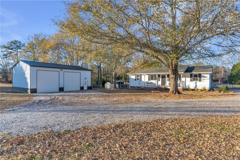 Photo of 4105 Six & Twenty Road, Williamston, SC 29697 (MLS # 20295642)