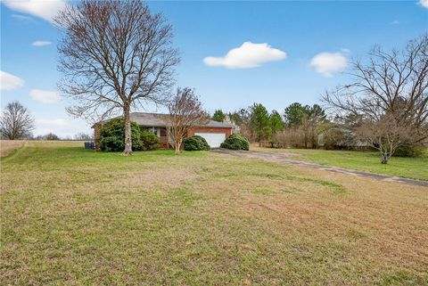 Photo of 3533 Pelzer Highway, Easley, SC 29642 (MLS # 20298946)