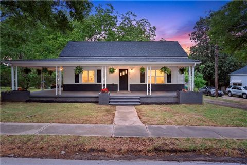 Photo of 157 S Linda Street, Cowpens, SC 29330 (MLS # 20300672)