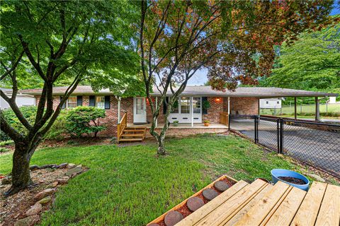 Photo of 202 Kingsberry Drive, Easley, SC 29642 (MLS # 20300891)