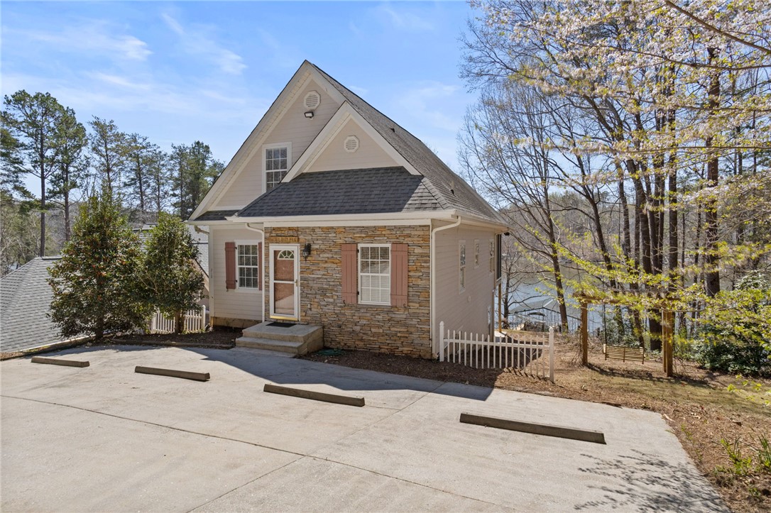 210 Waters Edge Lane, West Union, South Carolina image 2