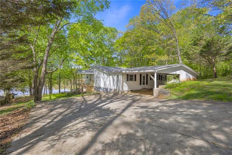 Mobile Home For Sale - 114 Beaver Lane #204<br/> Townville, SC 29689