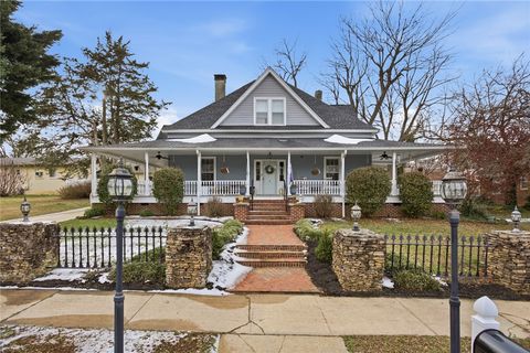 Photo of 110 S Fairplay Street, Seneca, SC 29678 (MLS # 20296894)