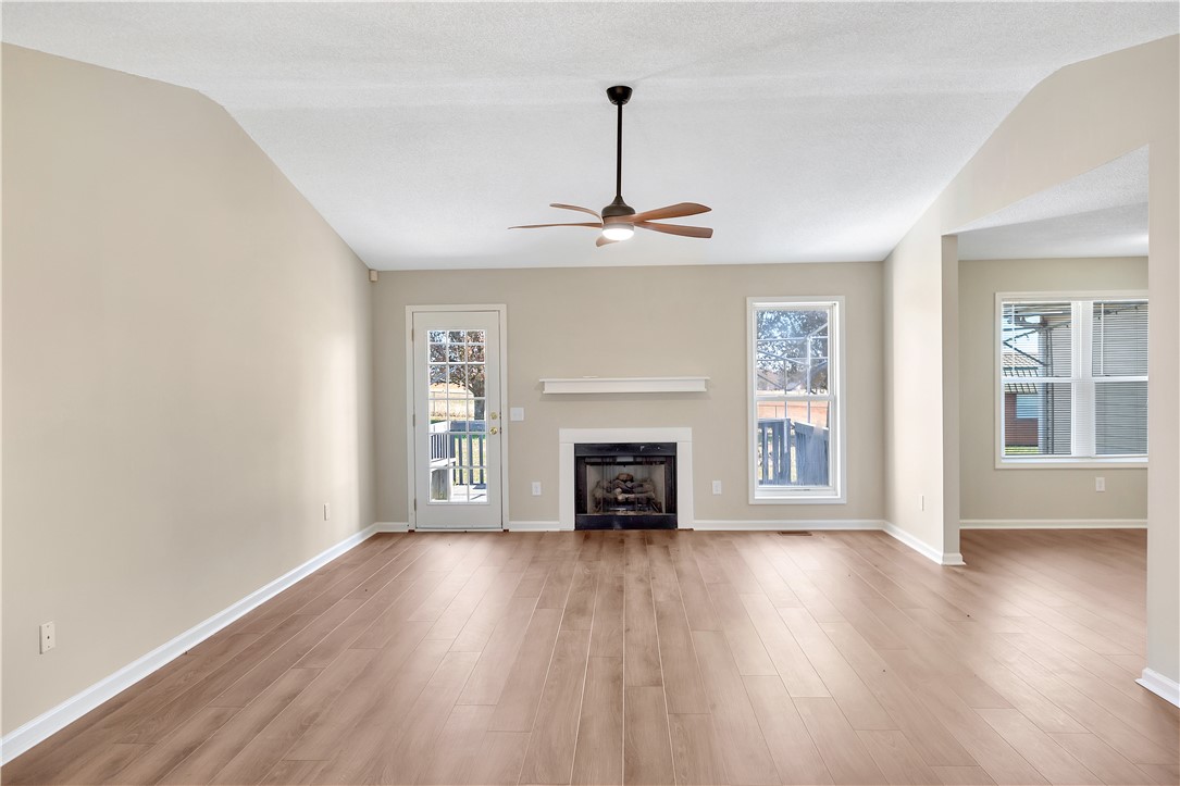 114 Meadowood Drive
