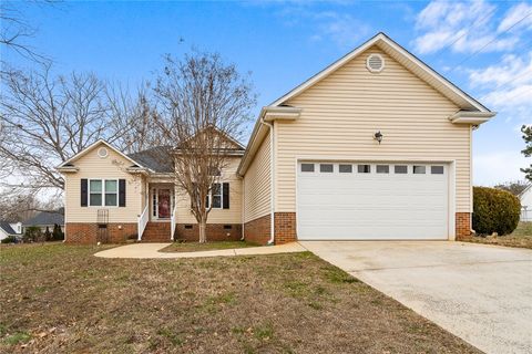 Photo of 112 Jester Court, Williamston, SC 29697 (MLS # 20297168)