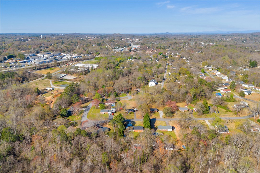 114 Meadowood Drive, Easley, South Carolina image 32