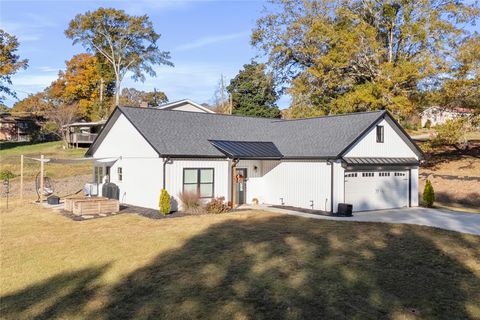 Photo of 412 E North 5th Street, Seneca, SC 29678 (MLS # 20294446)