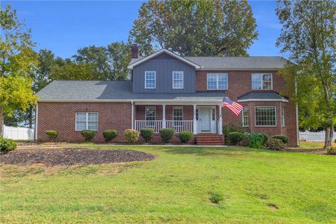 Photo of 528 Brittany Park, Anderson, SC 29621 (MLS # 20293439)