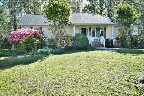 Photo of 125 Fleetwood Drive, Liberty, SC 29657 (MLS # 20304183)
