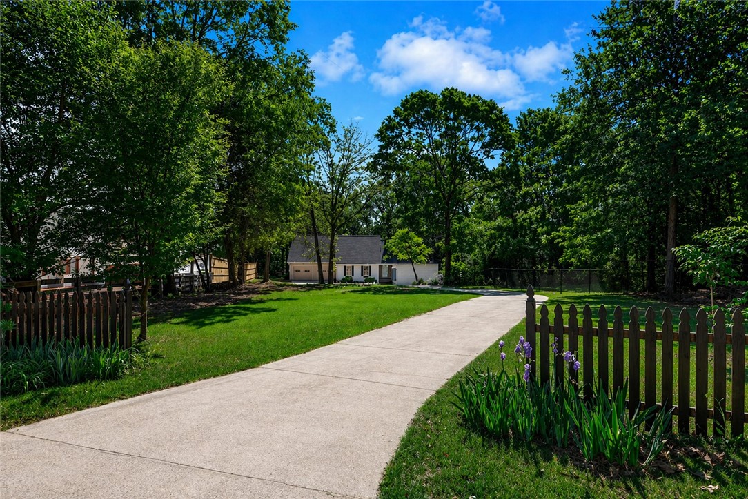 Anderson, South Carolina, 29625, United States, 4 Bedrooms Bedrooms, ,4 BathroomsBathrooms,Residential,Active,2041583
