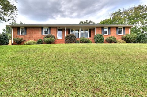 Photo of 236 Connie Drive, Pickens, SC 29671 (MLS # 20293422) Photo of 236 Connie Drive, Pickens, SC 29671 (MLS # 20293422)