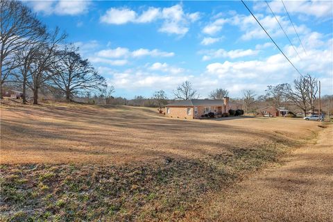 A home in Easley