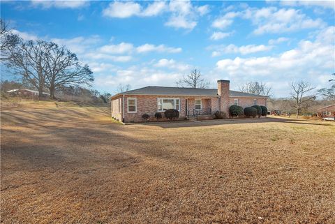 A home in Easley