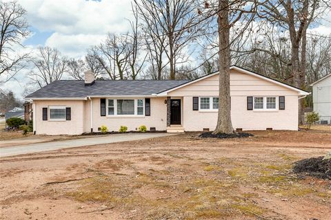 Photo of 1 Pine Creek Court, Greenville, SC 29605 (MLS # 20297103)
