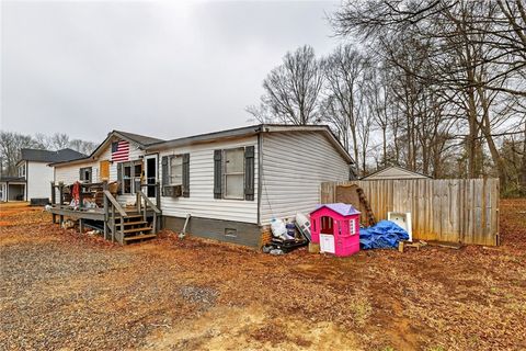 Mobile Home For Sale - 3005 Lullwater Drive<br/> Anderson, SC 29624
