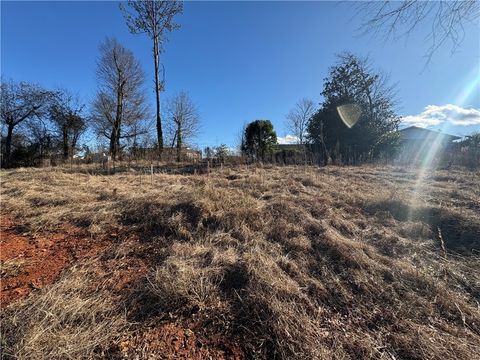 Vacant Land For Sale - 534 E South 5th Street<br/> Seneca, SC 29678