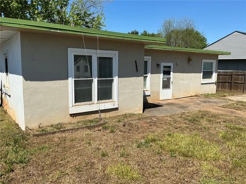 Photo of 503 East South 6th Street Street, Seneca, SC 29678 (MLS # 20299668)