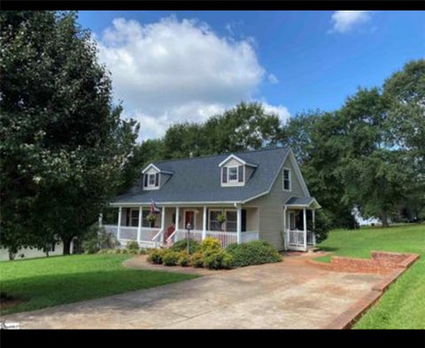 Photo of 200 Dean Street, Pickens, SC 29671 (MLS # 20303424)