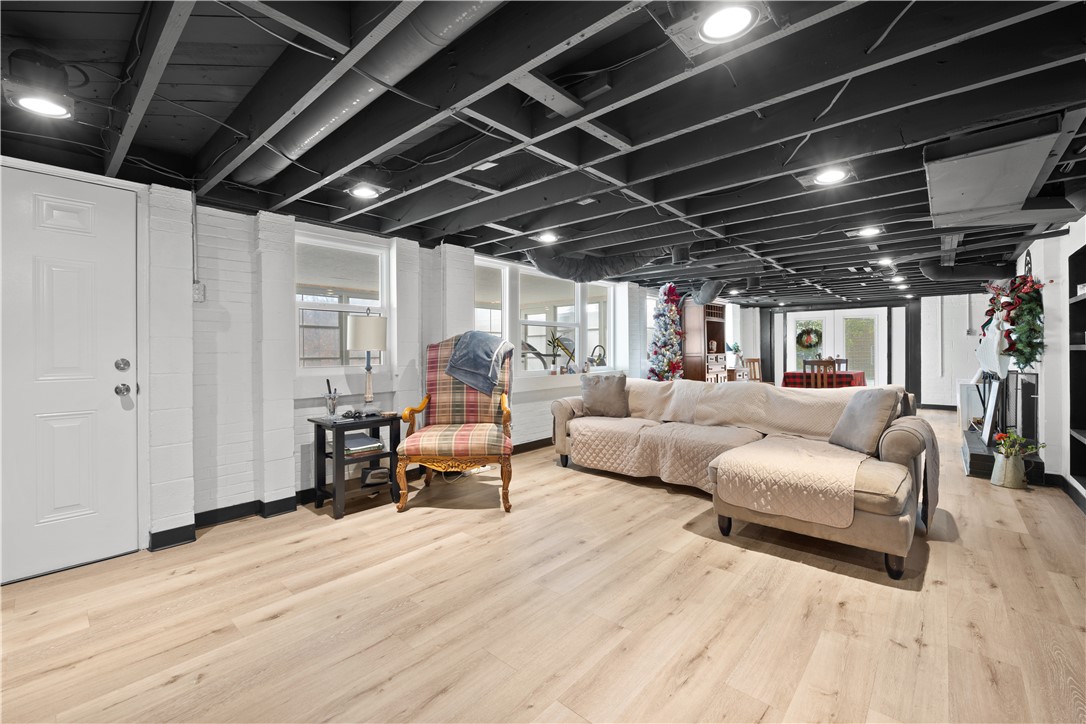 Anderson, South Carolina 29621, United States, 5 Bedrooms Bedrooms, ,3 BathroomsBathrooms,Residential,Pending,26253