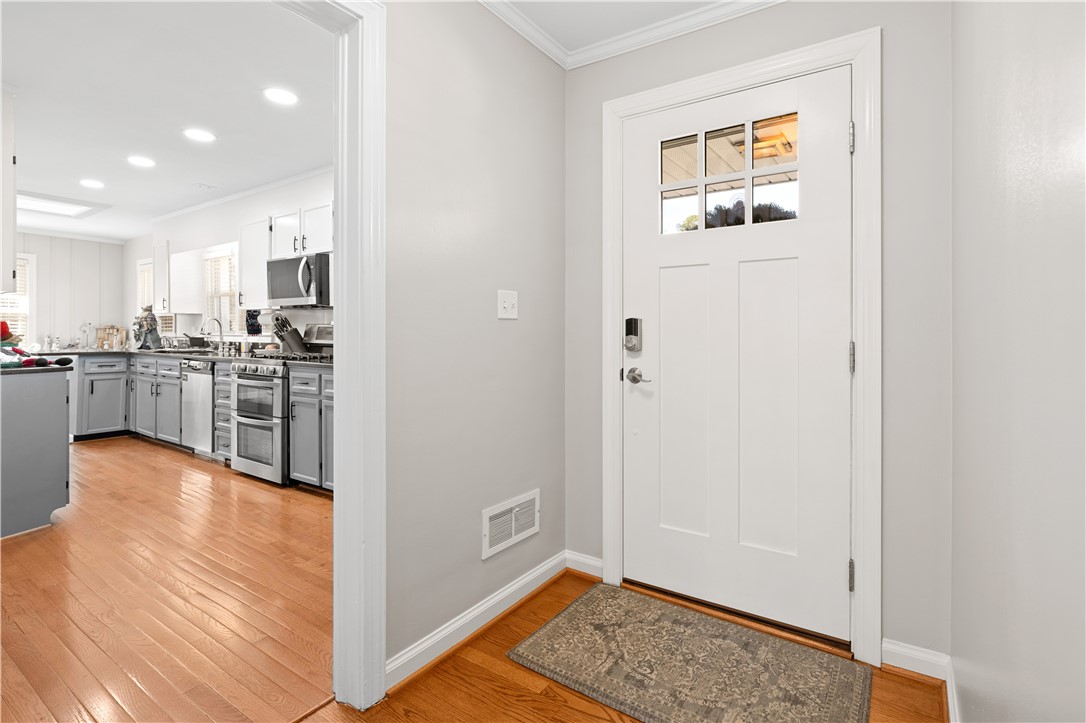 Anderson, South Carolina 29621, United States, 5 Bedrooms Bedrooms, ,3 BathroomsBathrooms,Residential,Pending,26253