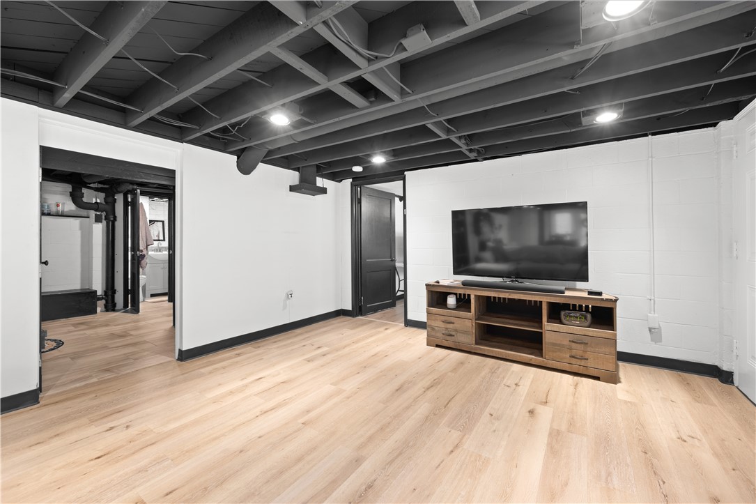 Anderson, South Carolina 29621, United States, 5 Bedrooms Bedrooms, ,3 BathroomsBathrooms,Residential,Pending,26253