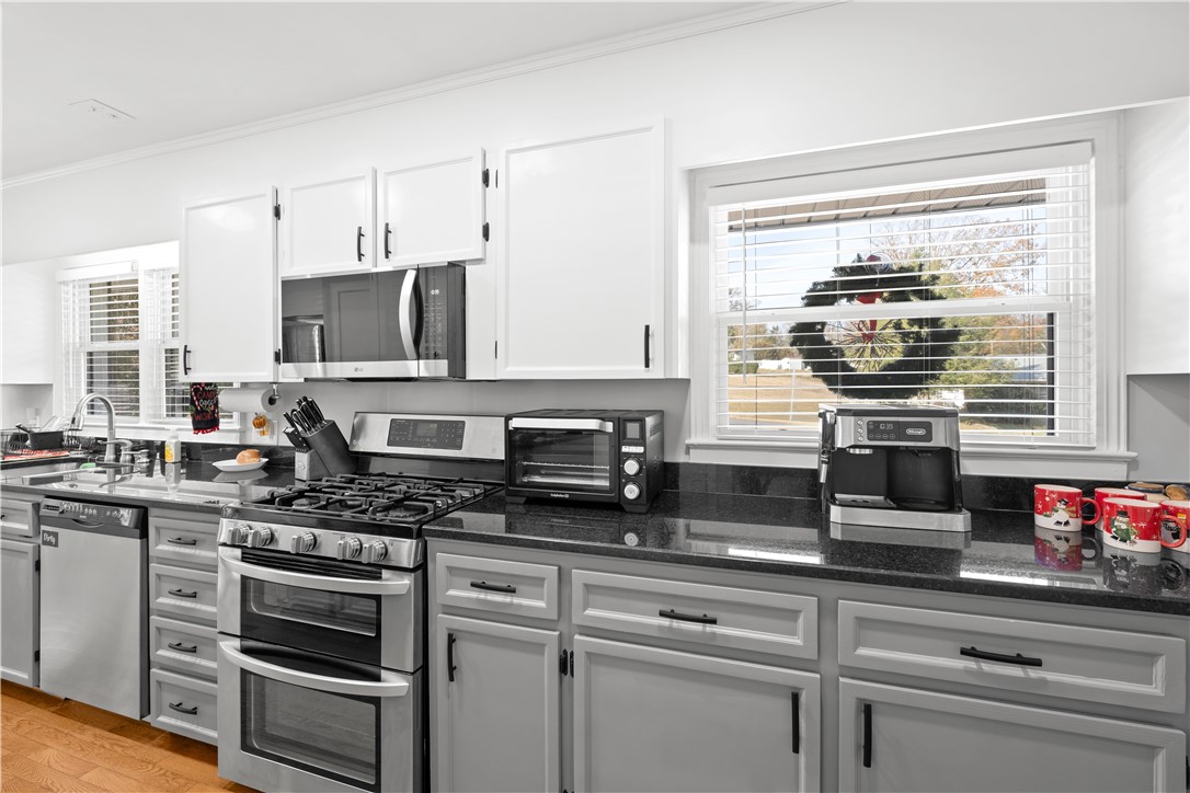 Anderson, South Carolina 29621, United States, 5 Bedrooms Bedrooms, ,3 BathroomsBathrooms,Residential,Pending,26253