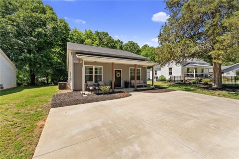 Photo of 47A Main Street, Pelzer, SC 29669 (MLS # 20301526)