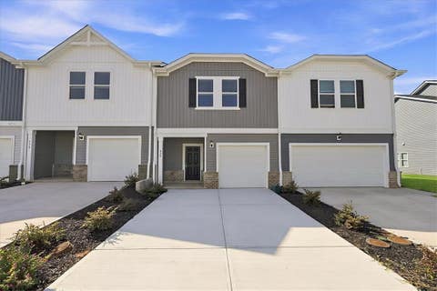 Townhouse For Sale - 428 Blissful Court<br/> Greenville County, Taylors, SC 29687